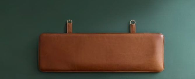 Pieces cushions cognac leather handles